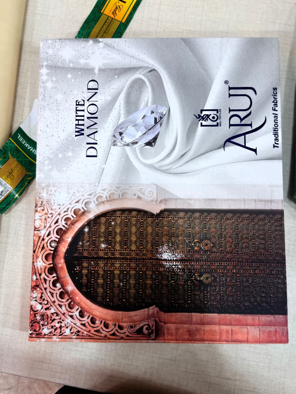 White Diamond Cotton Jet Black (Aruj)